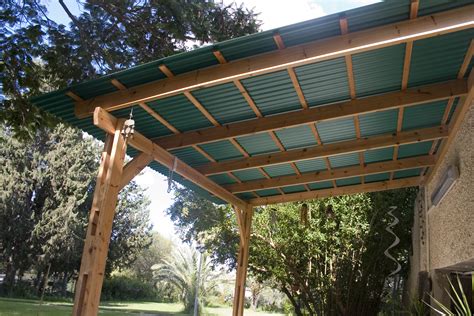 Enhance Your Outdoor Living: Choosing the Ideal Pergola Roof