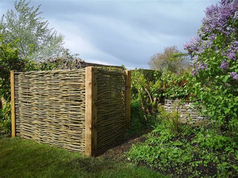 Enhance Your Garden with Willow Screens: A Versatile and Eco-Friendly Choice