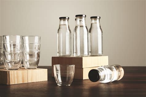 Why Does Glass Bottled Water Taste Better? Discover the Elegance and Health Benefits